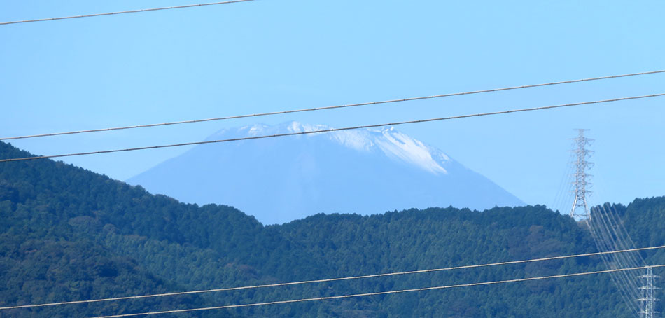 富士山初冠雪